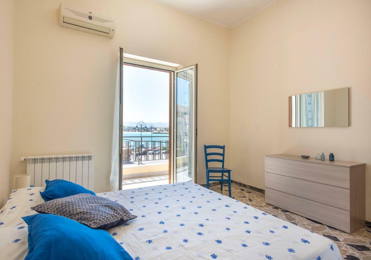 Casetta Vista Mare In Piazza A Mondello Palermo Ngoại thất bức ảnh